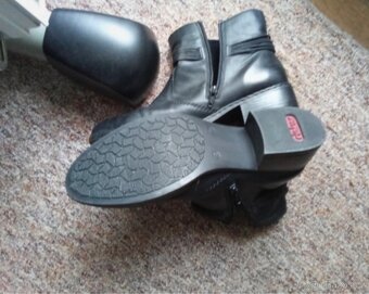 Kotníkové boty Rieker vel.42. - 4