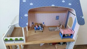 Dřevěny domeček pro panenky - 4