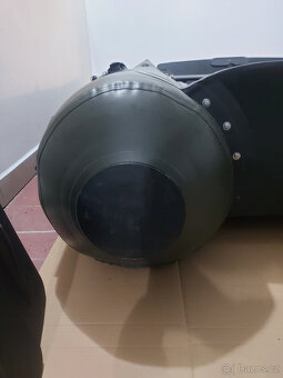 Prodám zánovní katamarán Prologic+motor Haswing 55lb - 4