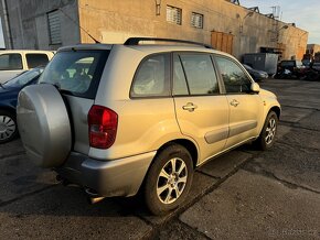 Toyota Rav 4 03 2.0 D4D pouze na náhradní díly - 4