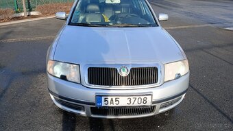 Škoda Superb V6 2.8 2005 krásné vládní auto manuál 142kW - 4