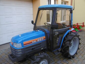 Malotraktor ISEKI TF223D s originální kabinou - 4