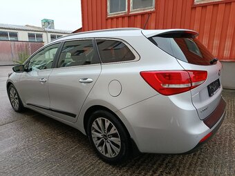 Kia Ceed 1.6 CRDI 100 Kw Automat Skvělý Stav (PLNÁ VÝBAVA) - 4