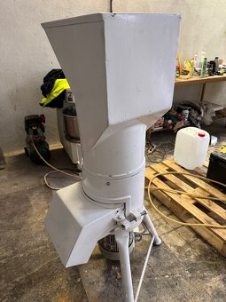 MLÝNEK NA STROUHANKU - 4