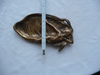 STARÝ POPELNÍK - MISKA AKT, délka 20 cm, šířka 15 cm, stav v - 4