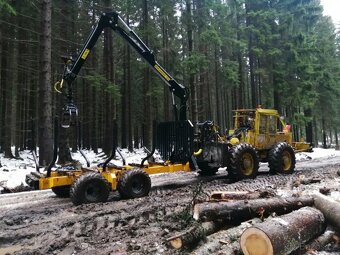 Prodám vyvážecí vlek Forestma 10T s HR Möre Maskiner 7070 - 4