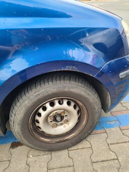 Fiat Panda modrá 2005 - 4