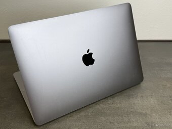 MacBook Air 13'' 2019 / i5 / 8GB / 1TB SSD / Space Gray - - 4