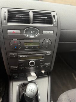 Ford Mondeo 1.8i - 4
