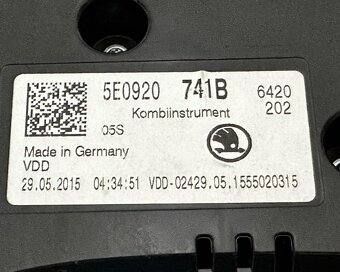 Naftové budíky 5E0920741B Škoda Octavia 3 r.v. 2016 - 4