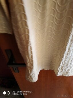 Elastické žluté šaty - 4