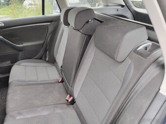 VW Golf 1.6 TDI r. v. 2011 bouraný na ND - 4