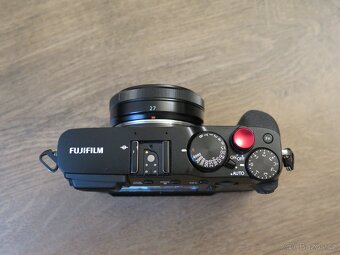 Fujifilm X-E3 +objektiv Fujifilm 27 mm f2,8 - 4