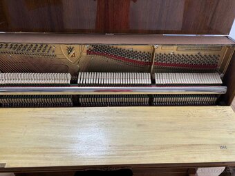 pianino PETROF - 4