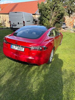 Tesla model S 75 D - 4