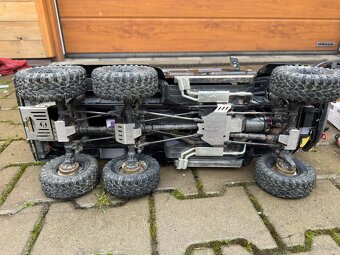 Traxxas TRX-6 Mercedes G63 6x6 v tuningu - 4