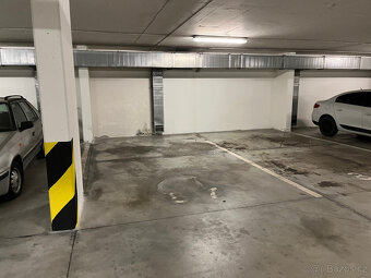 Nadstandardní garážové stání 18m2 - 4