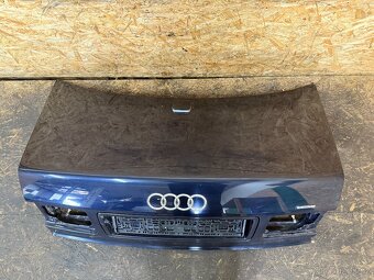 PÁTÉ DVEŘE KUFRU AUDI A8 D2 - 4