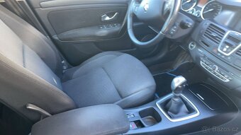 Renault Laguna III 2,0 L benzín - 4