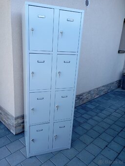 Plechová skříň 8 boxů - 4