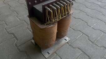 Transformátor ZSE Praha 220-500V/25-220V s více vinutími - 4
