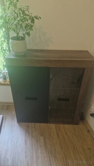 Moderní komoda/skříň s dubovým dekorem (včetně LED) - 4