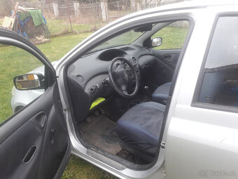 Toyota Yaris 2005 + tažné, na doježdění, opravu nebo ND - 4