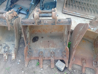 požíté lžíci na JCB 8025 až 8035 - 4
