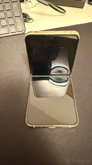 Samsung Galaxy Z Flip 4  128GB - 4