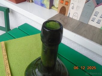 Stará lahev s litým nápisem MAGGI - 4