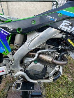 Kawasaki kx 250 F - 4