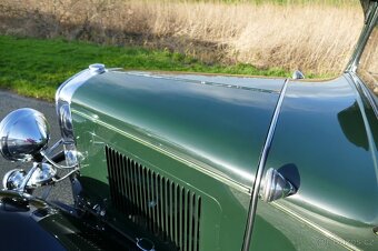 1931 Chevrolet Independence 2 door sedan - 4