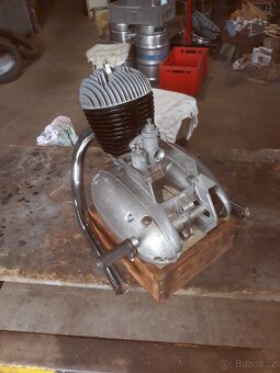 Motor Jawa 250/590 Sport + Californie - 4