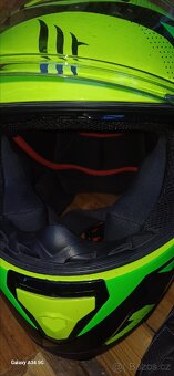 Helma na motorku a Kožené rukavice - 4