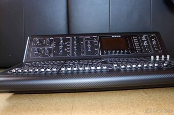 Digitální mixážní pult Midas M32 + Midas DL16 v kufru - 4