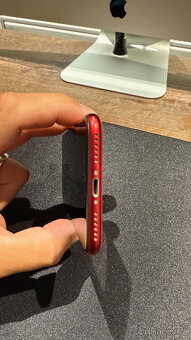 iPhone SE 2020 128GB Red - 4