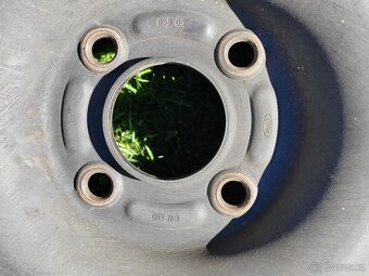 Prodám sadu letní pneu BARUM 185/65 R14 vč. plechových disků - 4