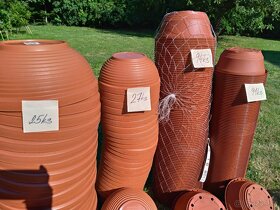 Plastové a terakot. květináče a pěstební misky typu žardinka - 4