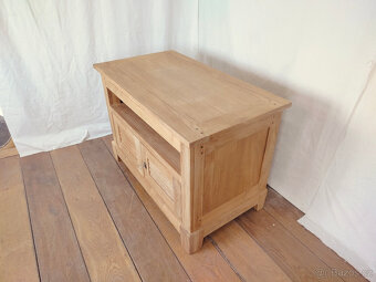 Skříňka dřevěná TEAK - 4