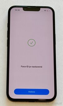 Apple iPhone 16e 256GB Black - 4