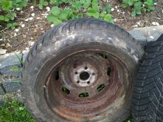 Sada starších zimních pneu s diskem - 195/65 R15 - 4