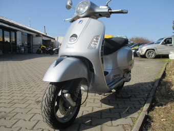 Piaggio Vespa 250 GTS ie rv 200616kW 23000km - 4
