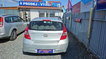 HYUNDAI i30 1,4 i CVVT TRIKOLOR - 4