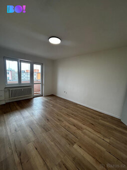 Prodej zrekonstruovaného bytu 2+1, 56 m² se zasklenou lodžií - 4