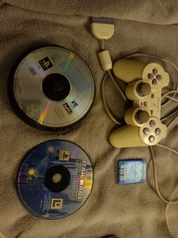 Playstation 2 + 2 ovladače + hry + FreeMCBoot - 4