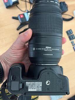 Set Nikon D5500, 55-300mm+18-55mm objektivy,blesk,batoh,... - 4