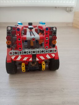 Lego 42075 Hasičské vozidlo - 4