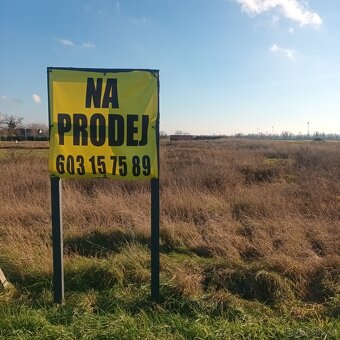 Stavební pozemky u Mělníka  25 km od Prahy - 4