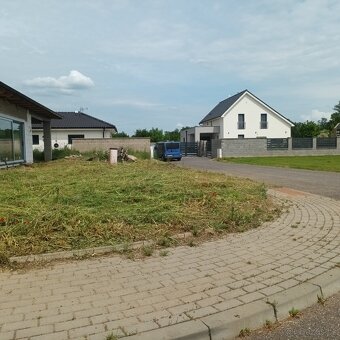 Stavební pozemky u Mělníka  25 km od Prahy - 4