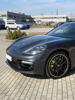 Porsche Panamera 4 E-Hybrid - 4